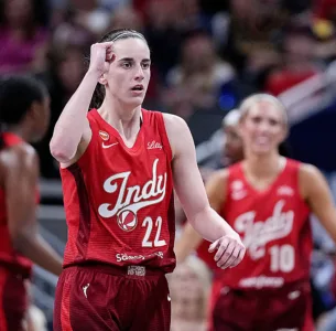 Clark, Boston help Fever withstand Wings